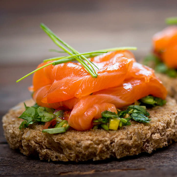 Räucherlachs auf Brot