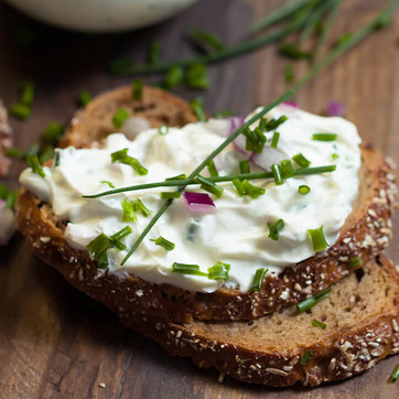 Brot mit Frischkäse